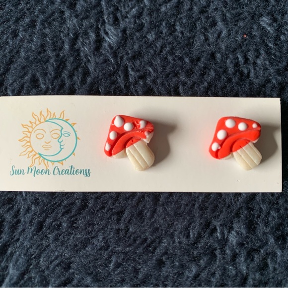 Red Mushroom Earrings - Picture 1 of 3